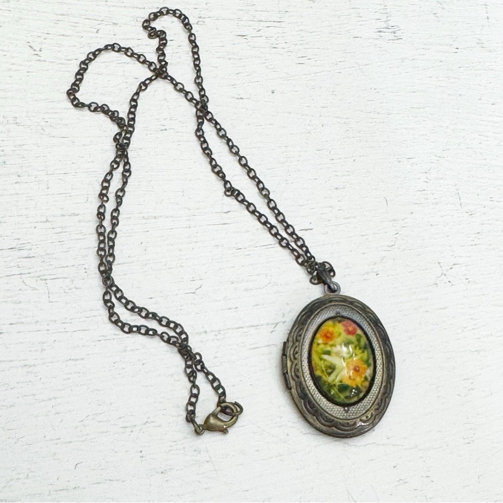 Handmade Vintage Floral Cameo Locket Necklace with Silver Chain